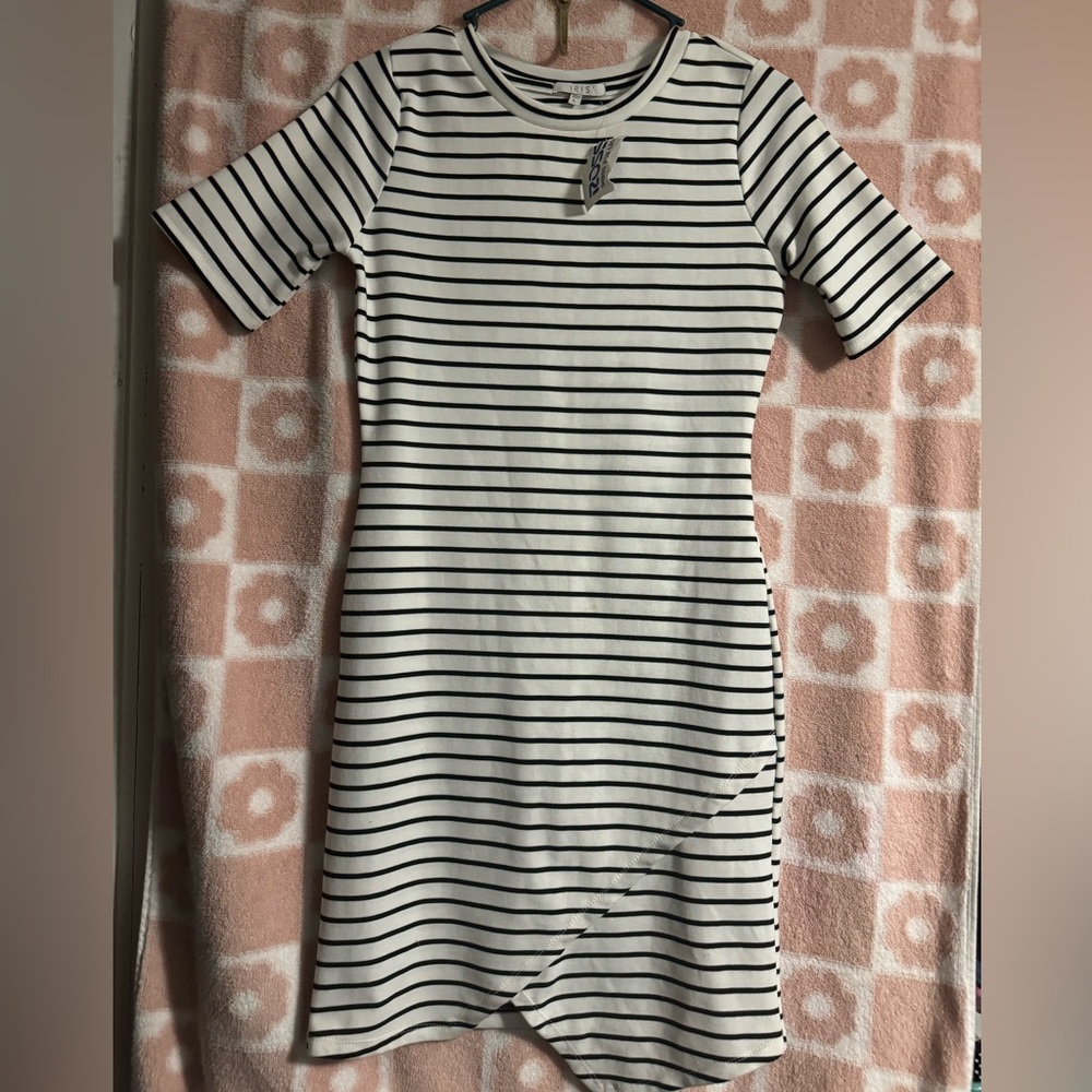 Iris dress white and black striped